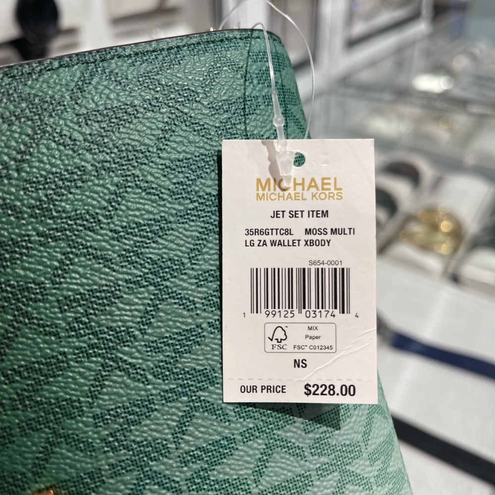 MICHAEL KORS Jet Set Large Ombré Signature Logo ZA Crossbody Bag
Moss Multi 
NWT - Picture 4 of 16